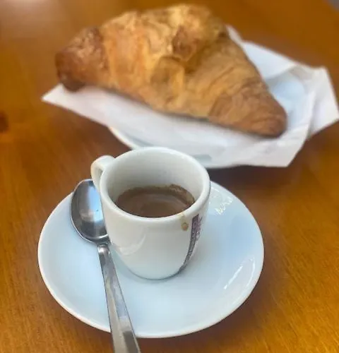 Les Fleurs Astoria Daire *