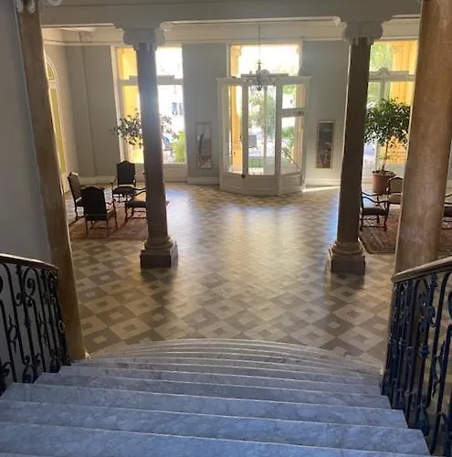 Les Fleurs Astoria Mentona